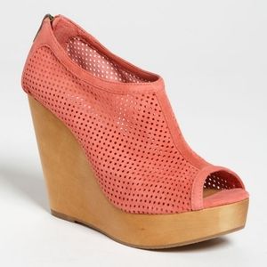 Steve Madden coral platforms sandals size 10